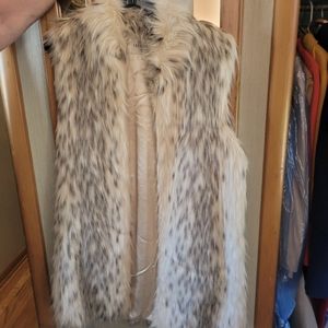 Fabulous furs brand new size M women's vest.